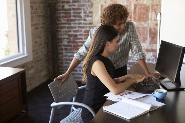 How to Work in an Office: 5 Takeaways From Stock Photos