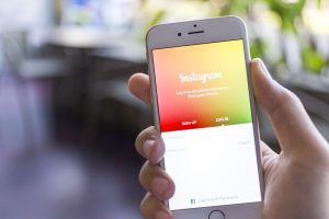 Instagram requiring birthdates, FTC’s guide to influencer disclosures, and 93% of reporters favor email pitches