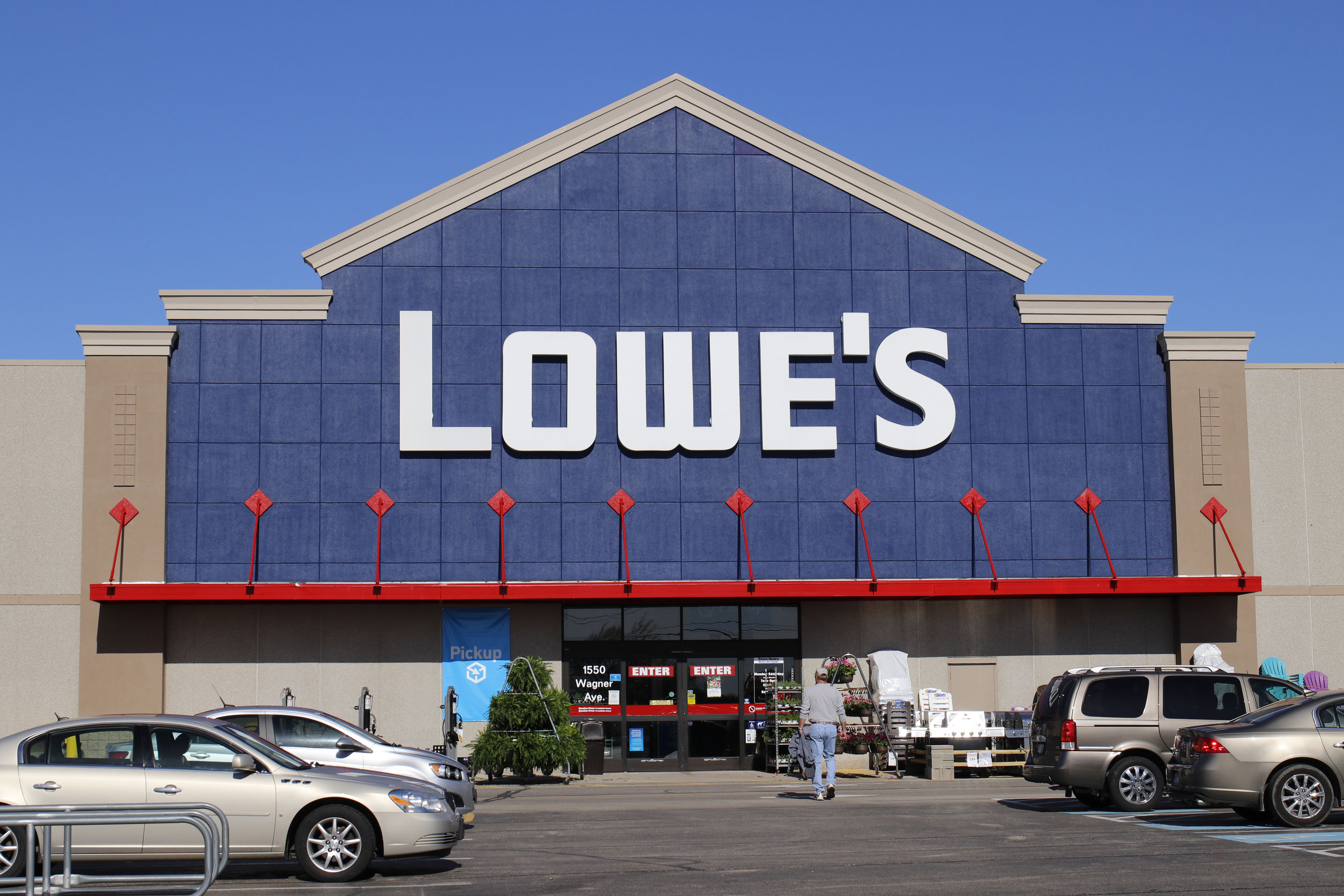 Lowes_New_VP_Comms