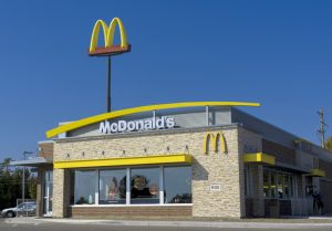 McDonald’s sets threshold for closing indoor dining, Americans want employee vaccine status shared in ads, and Starbucks responds to employee unionization effort