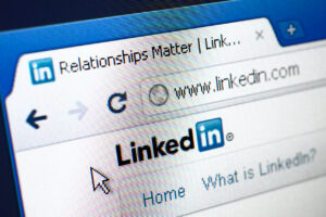 How to activate LinkedIn’s new Business Review feature