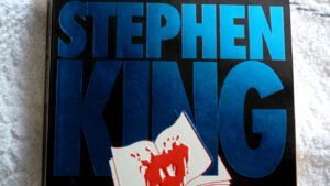 Infographic: 14 writing secrets from Stephen King you can use in comms