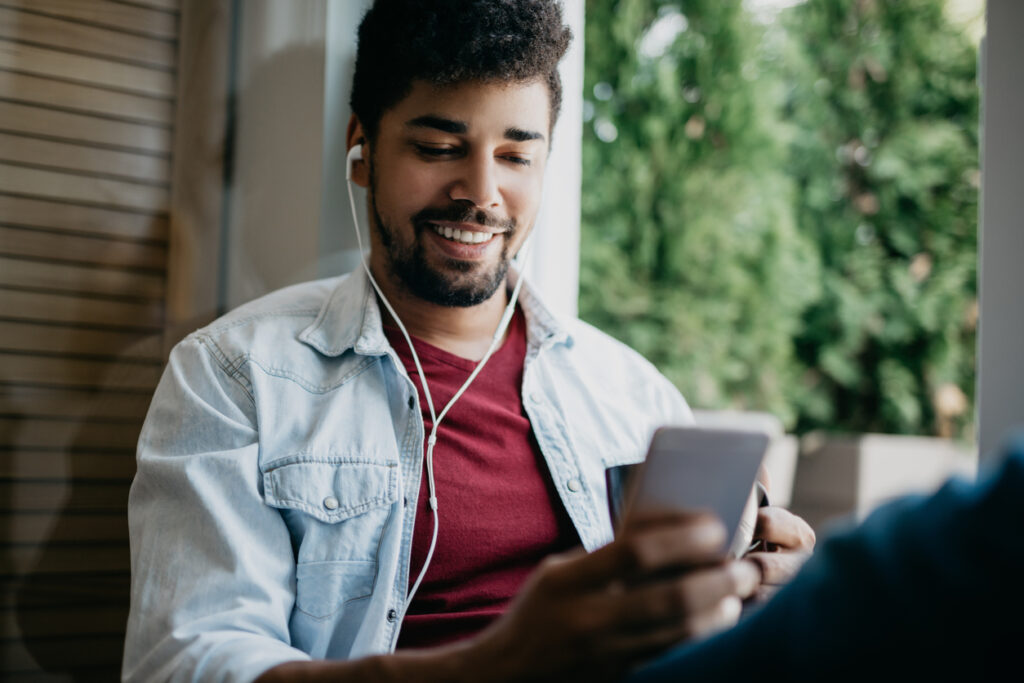 How college students engage with podcasts