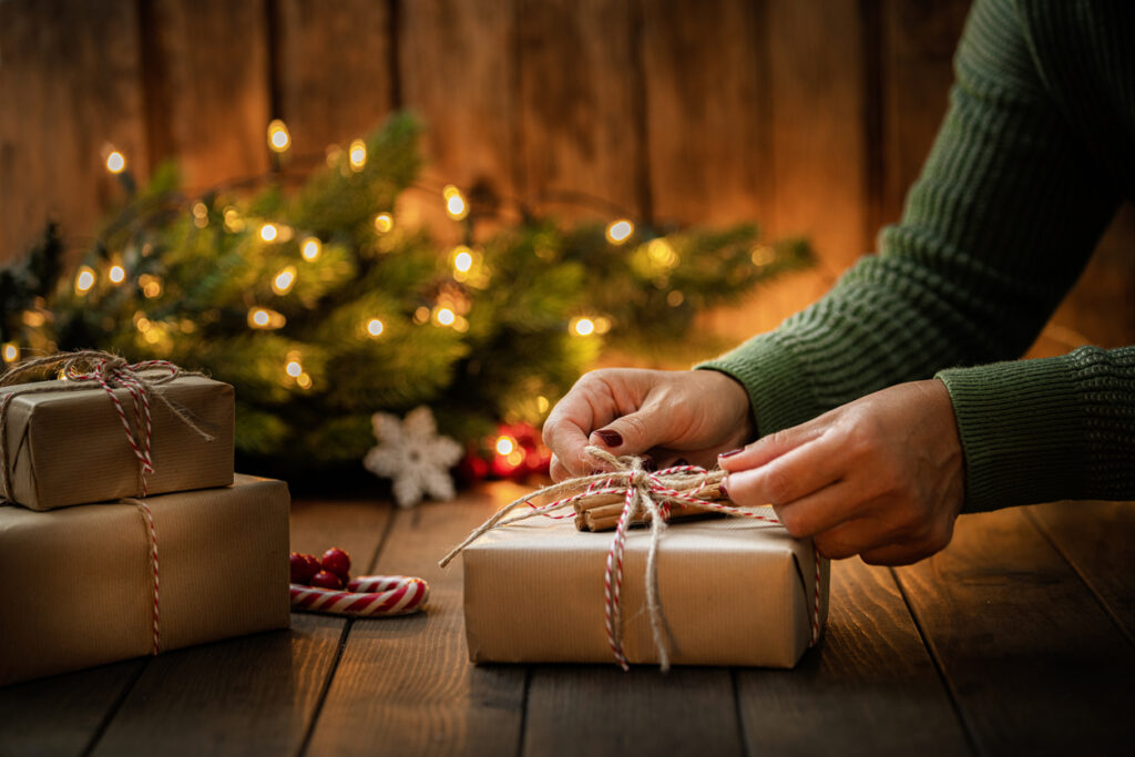 Dos and don’ts of pitching holiday gift guides